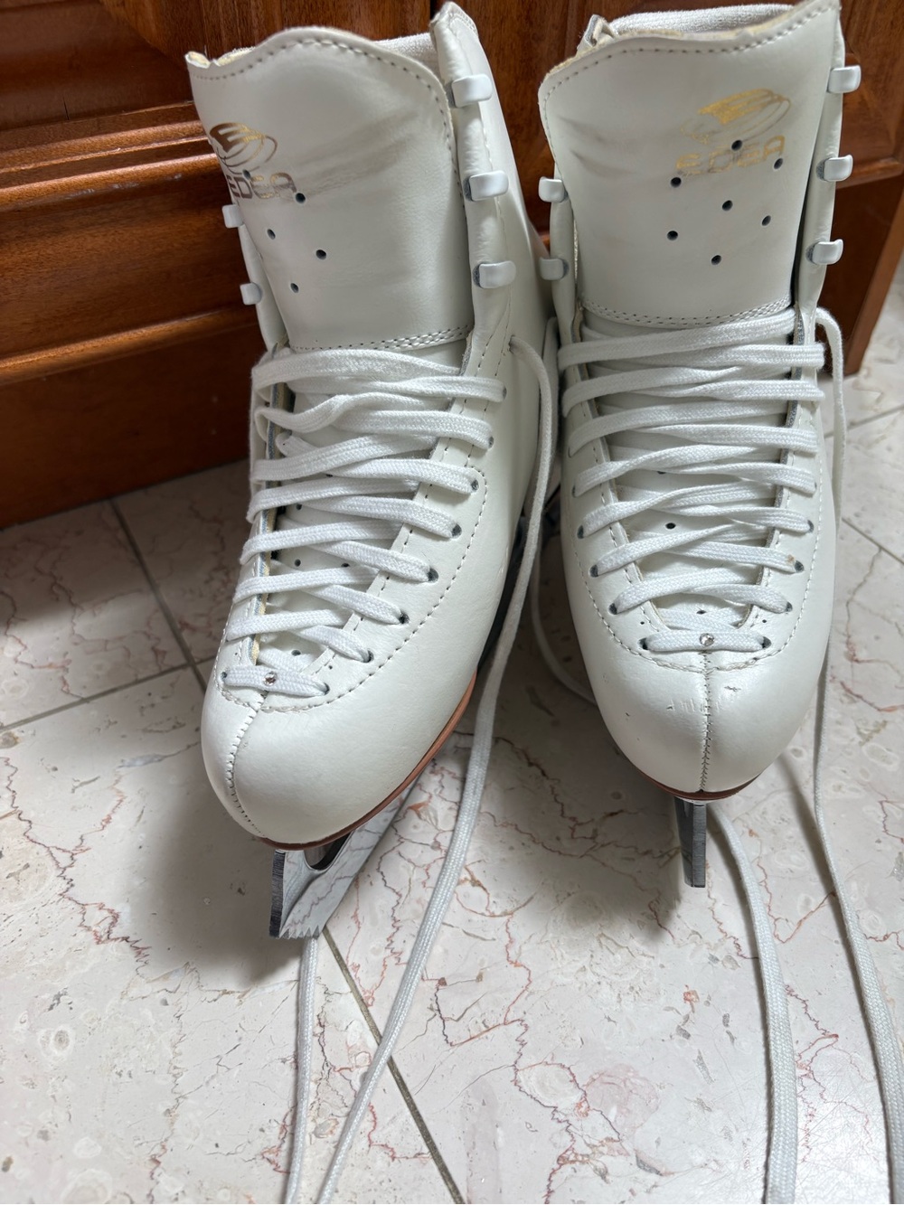 Women's White Figure Ice Skates - Classic Lace-Up Winter Boots